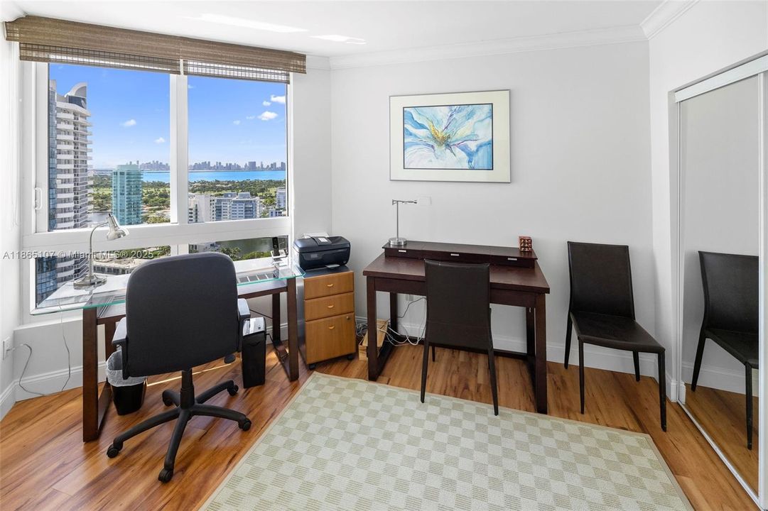 For Sale: $2,899,000 (3 beds, 2 baths, 1761 Square Feet)