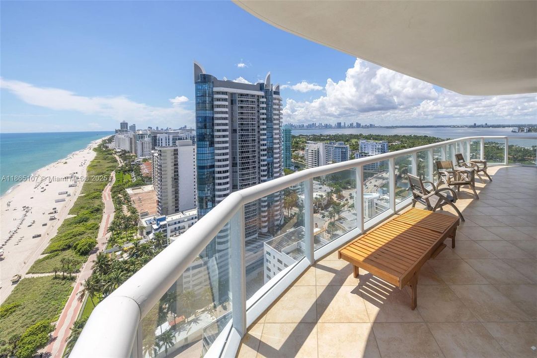 For Sale: $2,899,000 (3 beds, 2 baths, 1761 Square Feet)