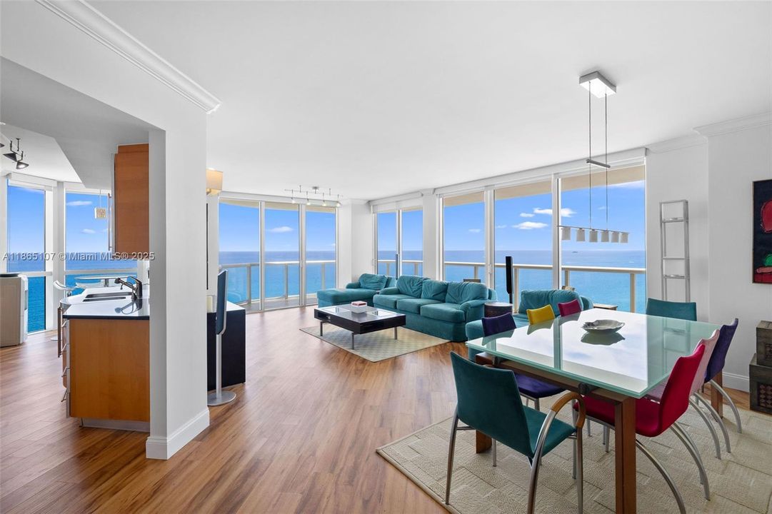 For Sale: $2,899,000 (3 beds, 2 baths, 1761 Square Feet)