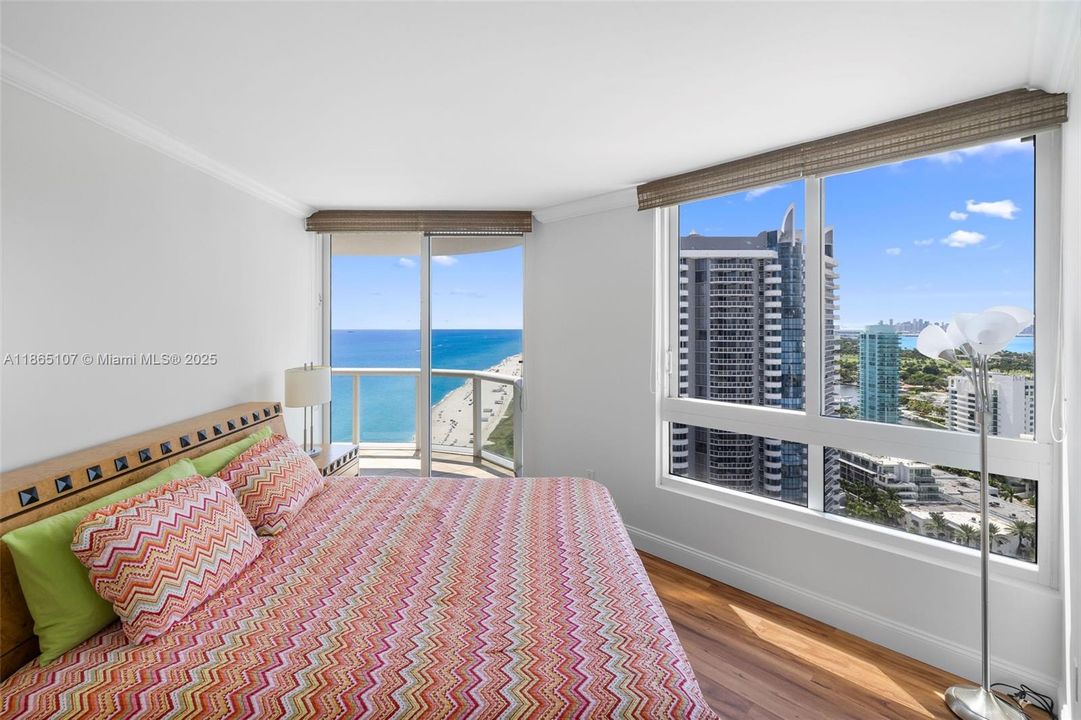 For Sale: $2,899,000 (3 beds, 2 baths, 1761 Square Feet)