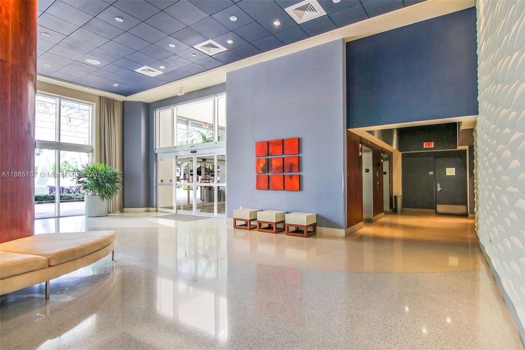 For Sale: $2,899,000 (3 beds, 2 baths, 1761 Square Feet)