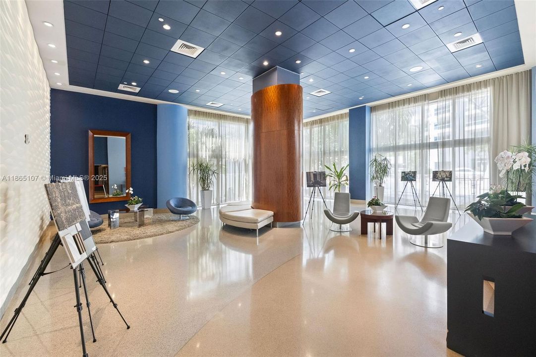 For Sale: $2,899,000 (3 beds, 2 baths, 1761 Square Feet)