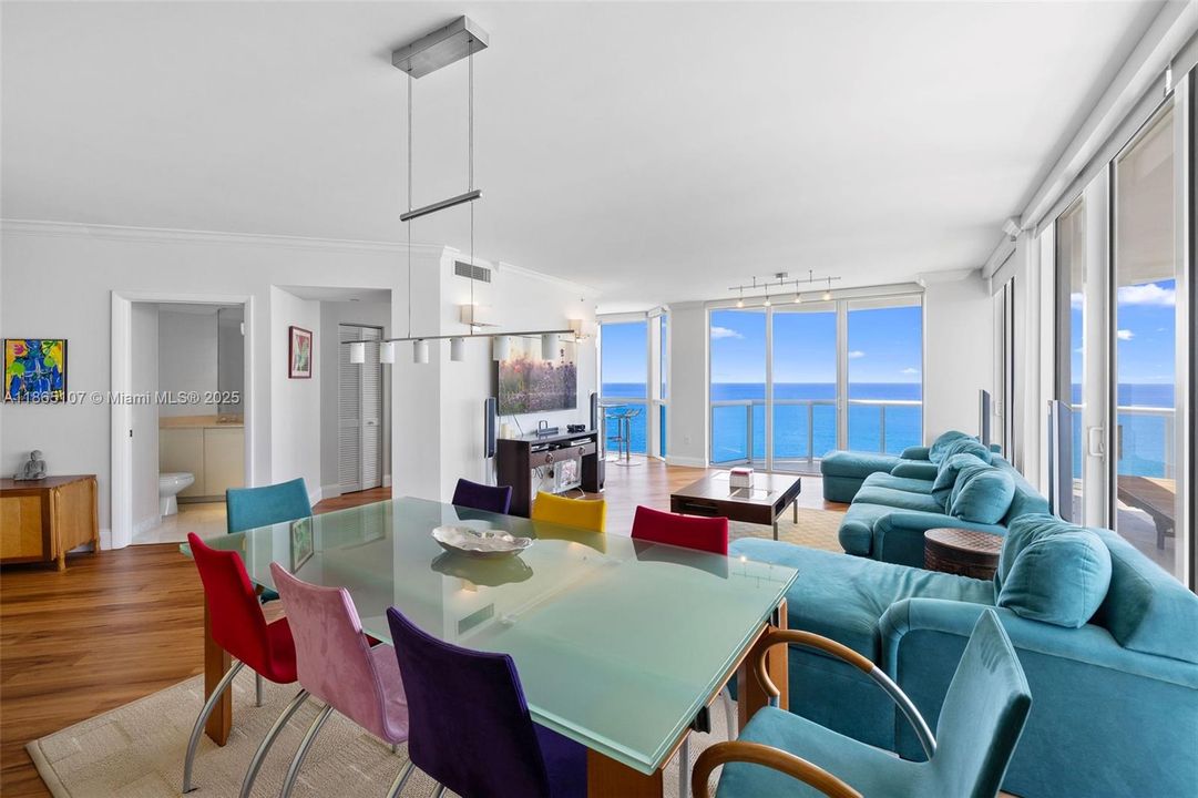 For Sale: $2,899,000 (3 beds, 2 baths, 1761 Square Feet)