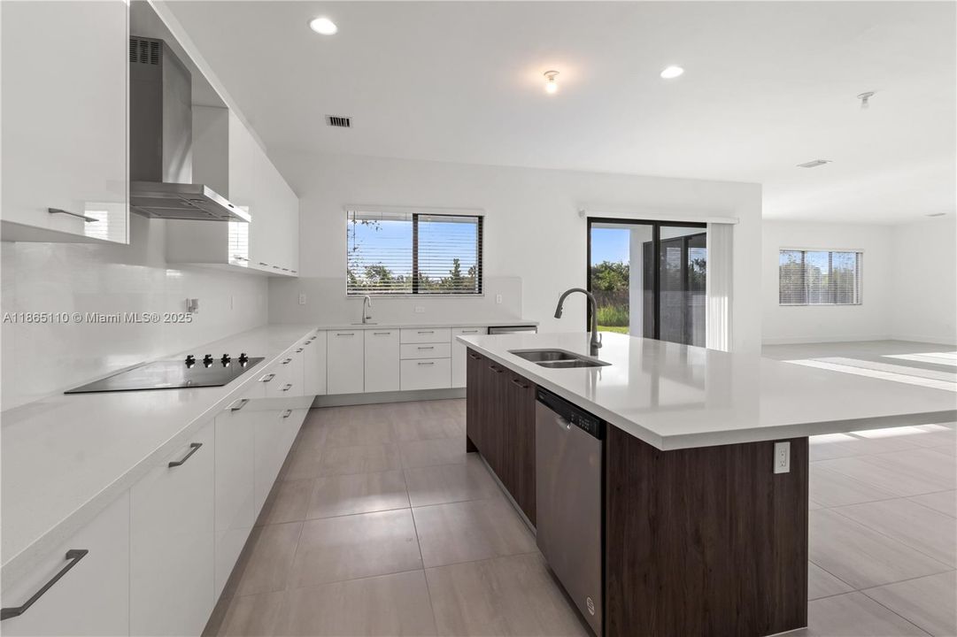 En Renta: $13,000 (4 camas, 3 baños, 4141 Pies cuadrados)