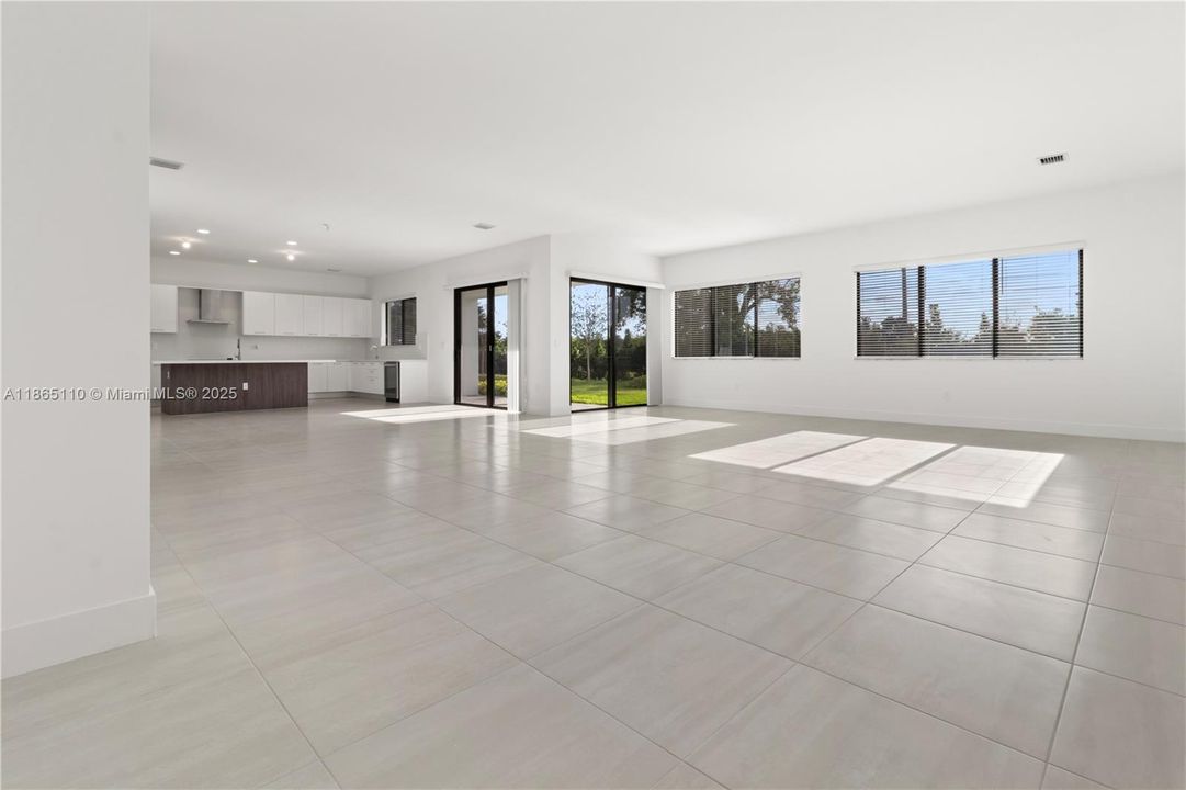 En Renta: $13,000 (4 camas, 3 baños, 4141 Pies cuadrados)