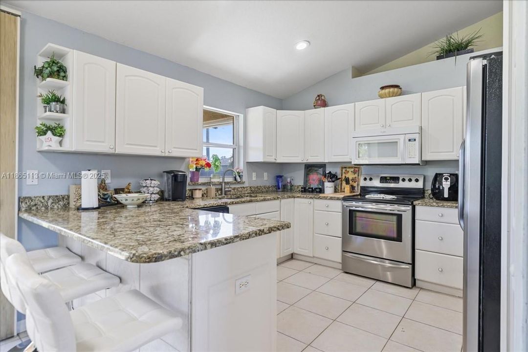 出租: $2,000 (3 贝兹, 2 浴室, 0 平方英尺)