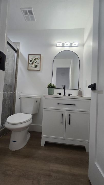 Под контрактом: $295,000 (3 спален, 2 ванн, 1164 Квадратных фут)