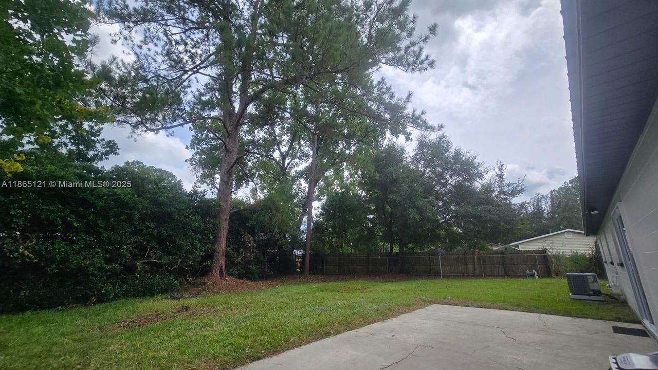 Под контрактом: $295,000 (3 спален, 2 ванн, 1164 Квадратных фут)