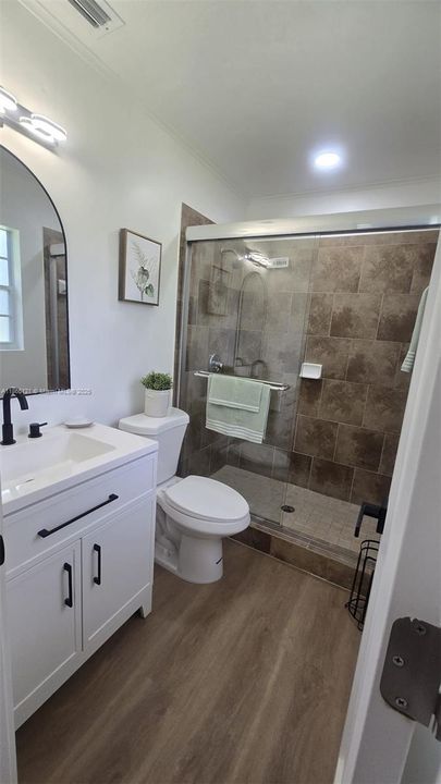 Под контрактом: $295,000 (3 спален, 2 ванн, 1164 Квадратных фут)