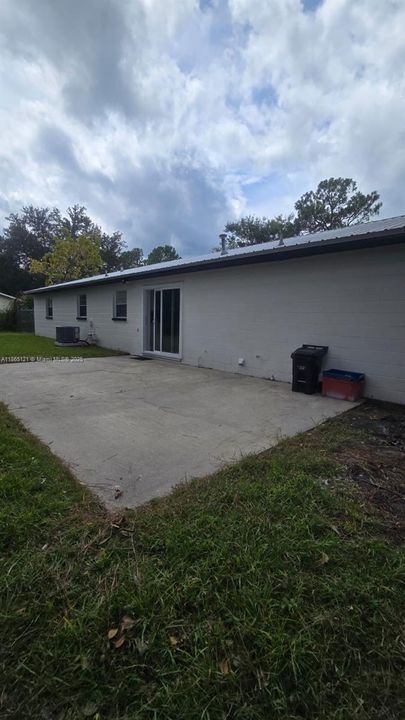 Под контрактом: $295,000 (3 спален, 2 ванн, 1164 Квадратных фут)