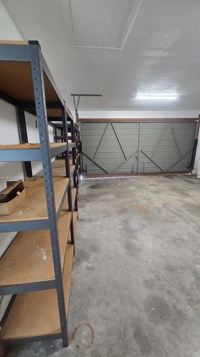 Под контрактом: $295,000 (3 спален, 2 ванн, 1164 Квадратных фут)