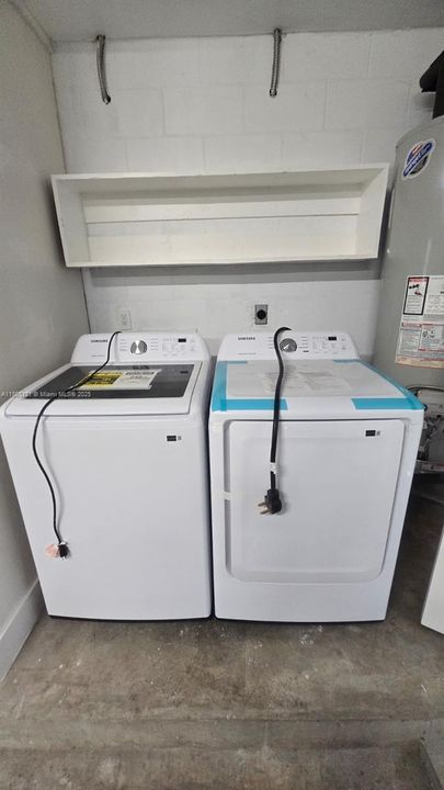 Под контрактом: $295,000 (3 спален, 2 ванн, 1164 Квадратных фут)