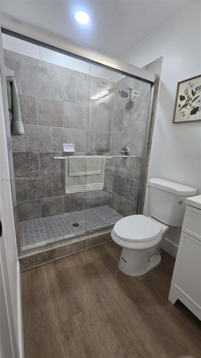 Под контрактом: $295,000 (3 спален, 2 ванн, 1164 Квадратных фут)