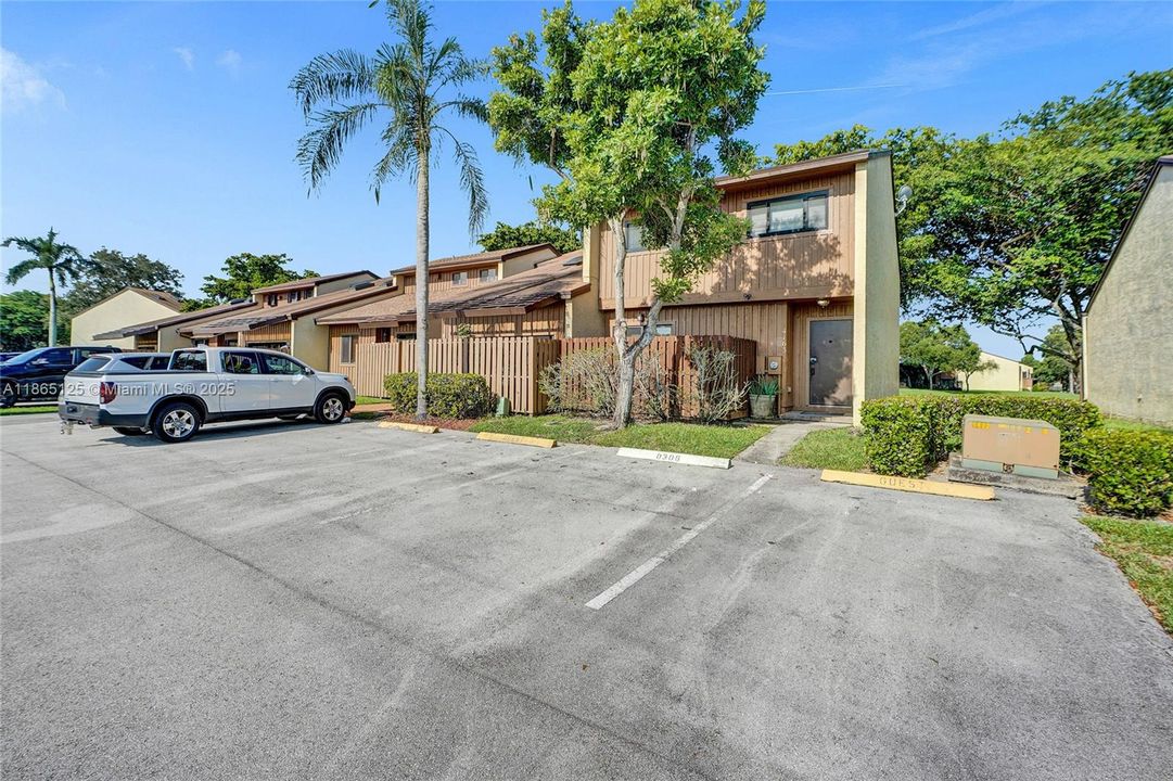 Active With Contract: $3,000 (3 beds, 2 baths, 1705 Square Feet)