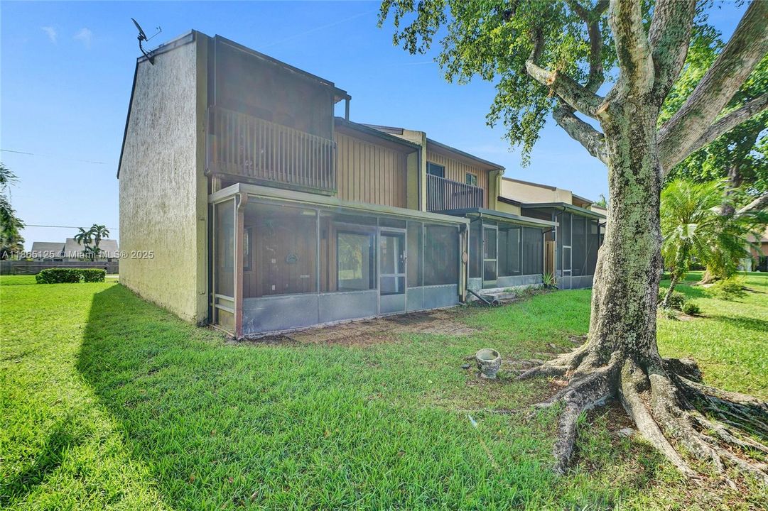 Active With Contract: $3,000 (3 beds, 2 baths, 1705 Square Feet)