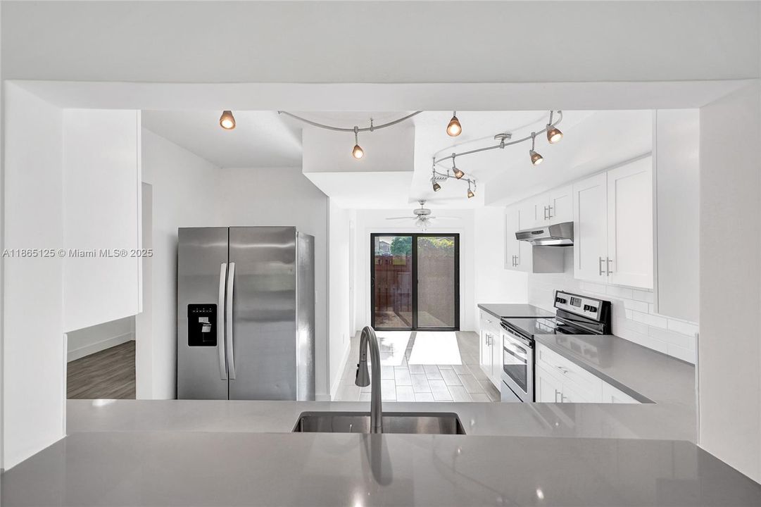 Active With Contract: $3,000 (3 beds, 2 baths, 1705 Square Feet)