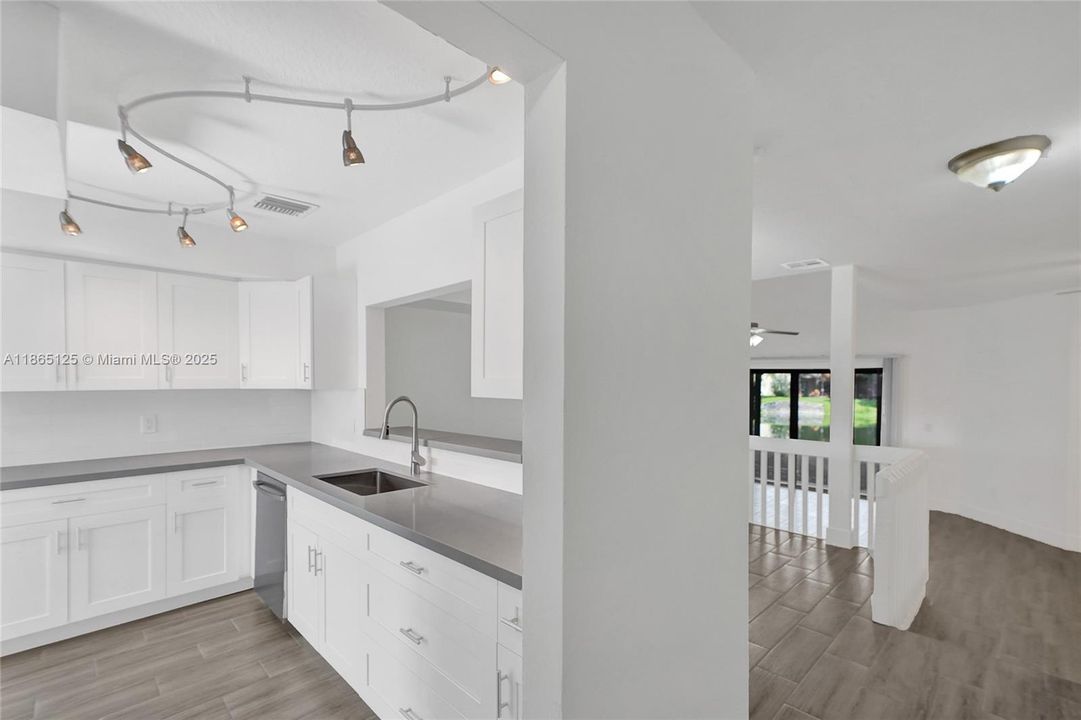 Active With Contract: $3,000 (3 beds, 2 baths, 1705 Square Feet)