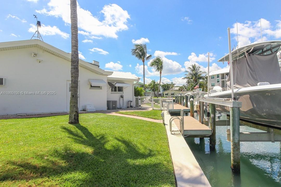 На продажу: $4,400,000 (3 спален, 2 ванн, 1476 Квадратных фут)