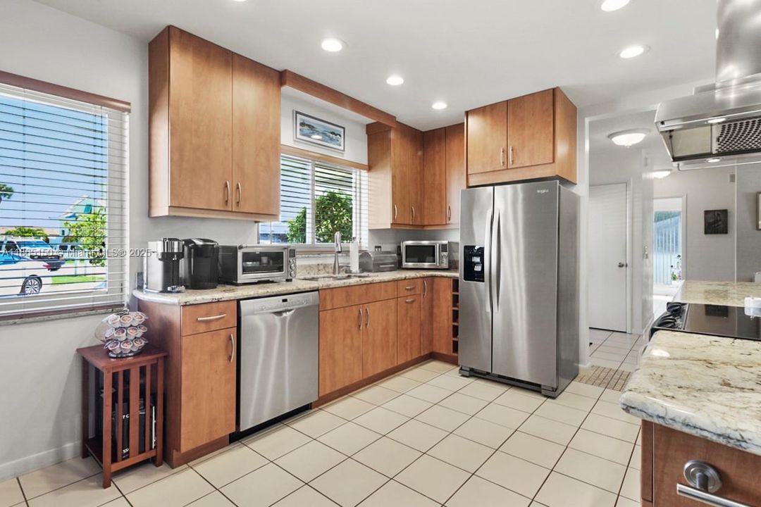 На продажу: $4,400,000 (3 спален, 2 ванн, 1476 Квадратных фут)