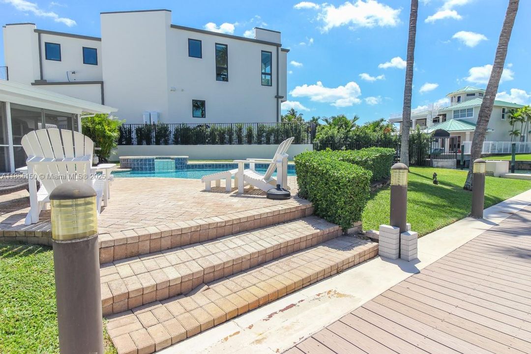 На продажу: $4,400,000 (3 спален, 2 ванн, 1476 Квадратных фут)