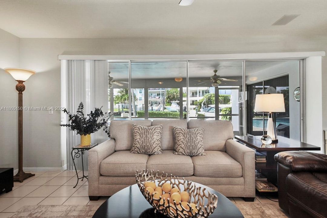 На продажу: $4,400,000 (3 спален, 2 ванн, 1476 Квадратных фут)