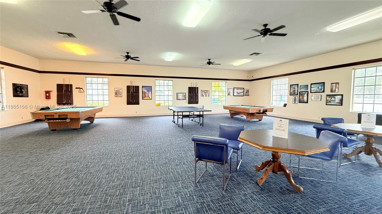 Под контрактом: $1,550 (1 спален, 1 ванн, 756 Квадратных фут)