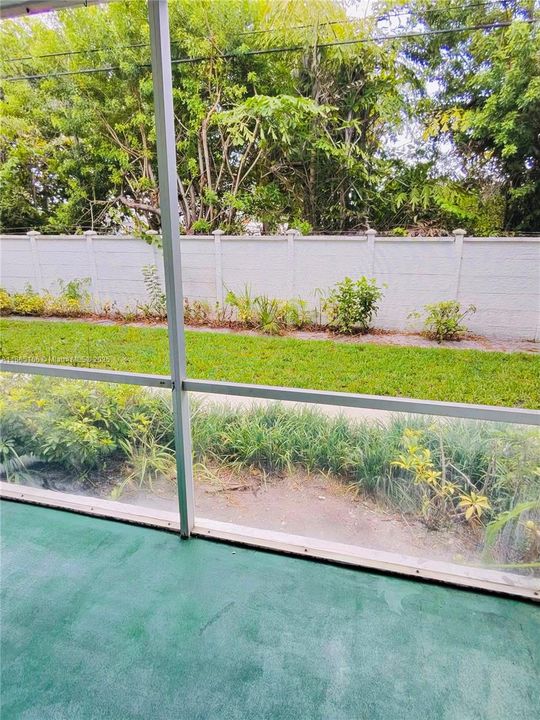 Под контрактом: $1,550 (1 спален, 1 ванн, 756 Квадратных фут)