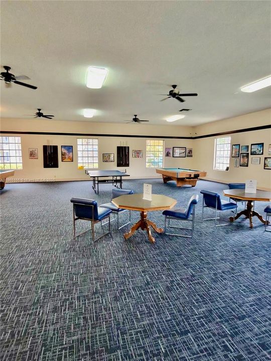 Под контрактом: $1,550 (1 спален, 1 ванн, 756 Квадратных фут)