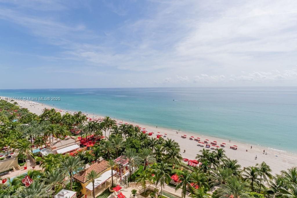 出租: $42,000 (4 贝兹, 6 浴室, 4609 平方英尺)