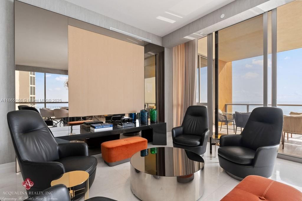 出租: $42,000 (4 贝兹, 6 浴室, 4609 平方英尺)