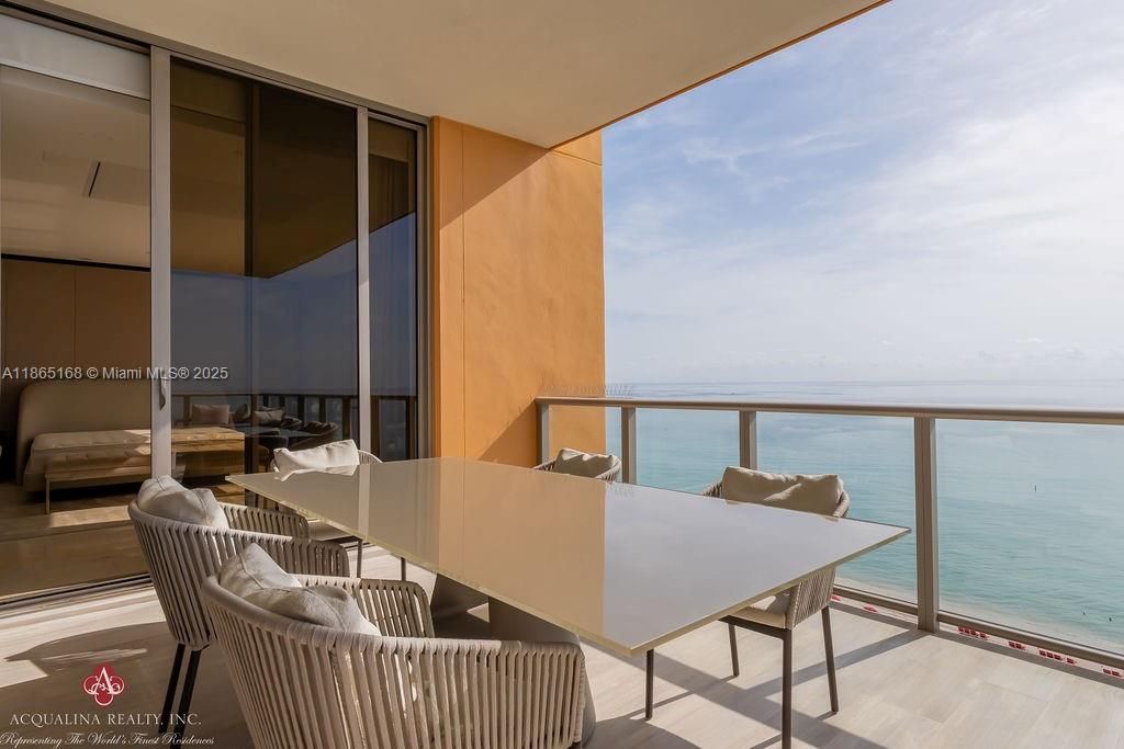 出租: $42,000 (4 贝兹, 6 浴室, 4609 平方英尺)