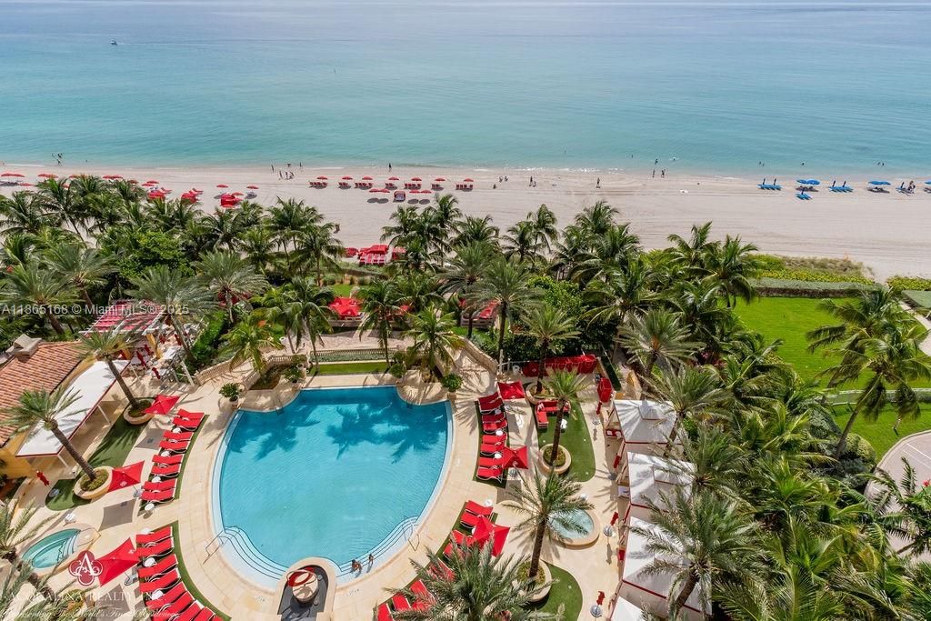 出租: $42,000 (4 贝兹, 6 浴室, 4609 平方英尺)