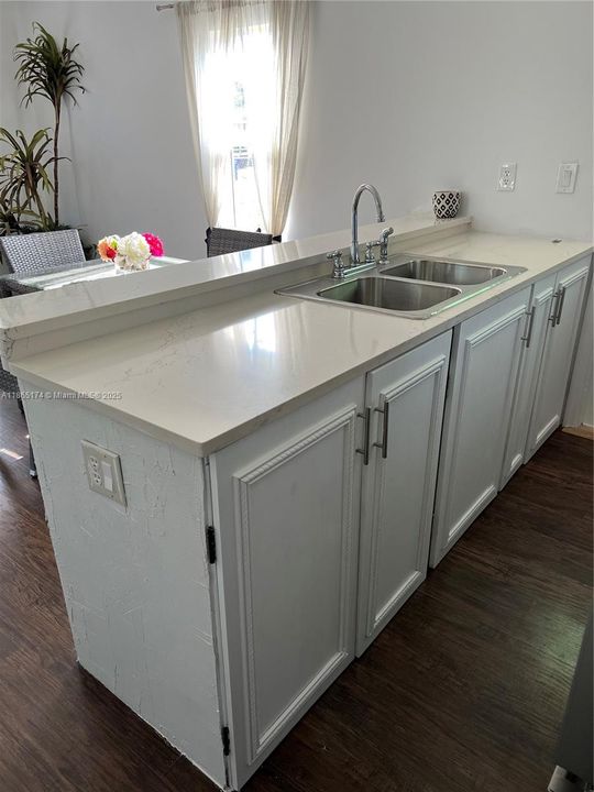 Recientemente alquilado: $2,500 (2 camas, 2 baños, 720 Pies cuadrados)