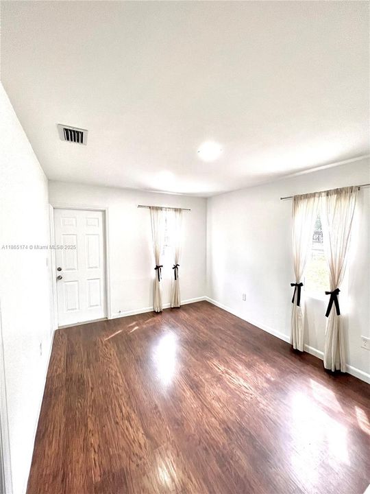 Recientemente alquilado: $2,500 (2 camas, 2 baños, 720 Pies cuadrados)