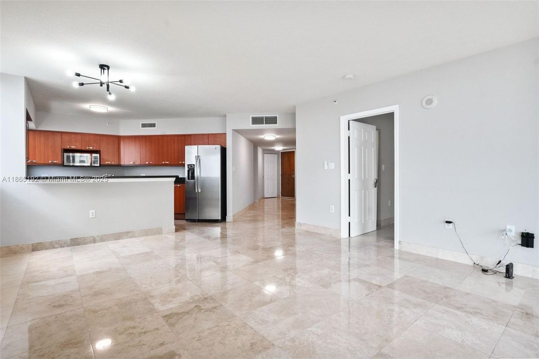 Active With Contract: $5,500 (3 beds, 3 baths, 1686 Square Feet)