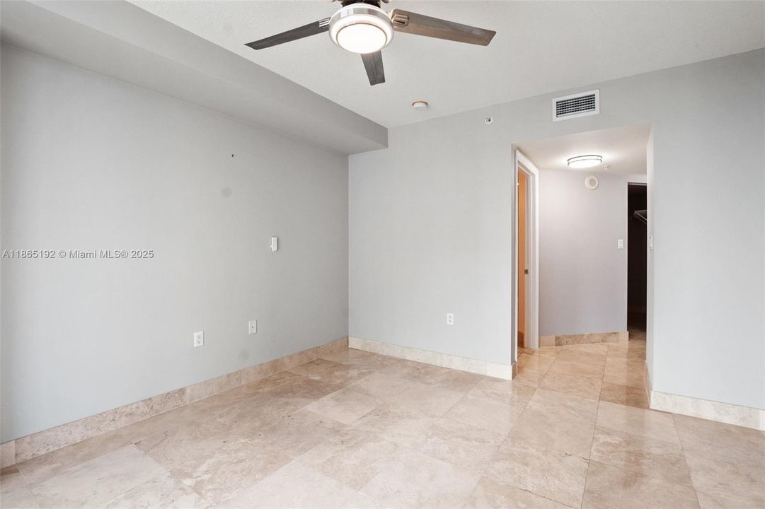 Active With Contract: $5,500 (3 beds, 3 baths, 1686 Square Feet)