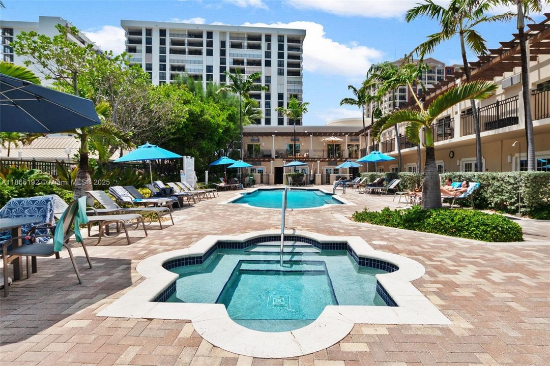 Active With Contract: $5,500 (3 beds, 3 baths, 1686 Square Feet)