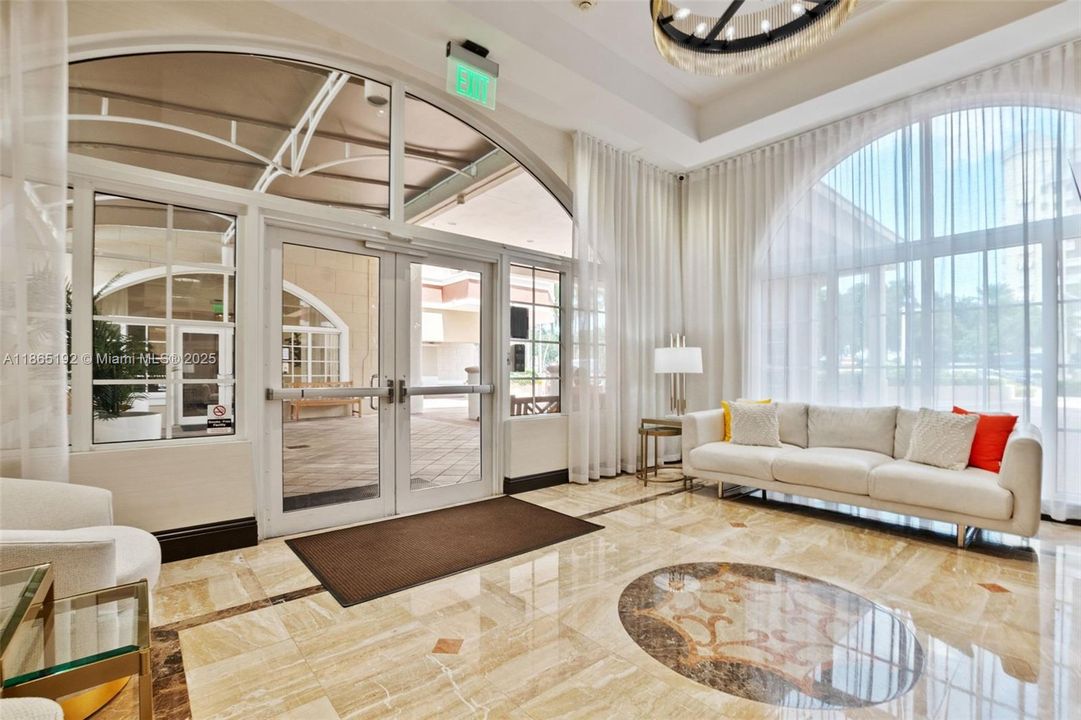 Active With Contract: $5,500 (3 beds, 3 baths, 1686 Square Feet)