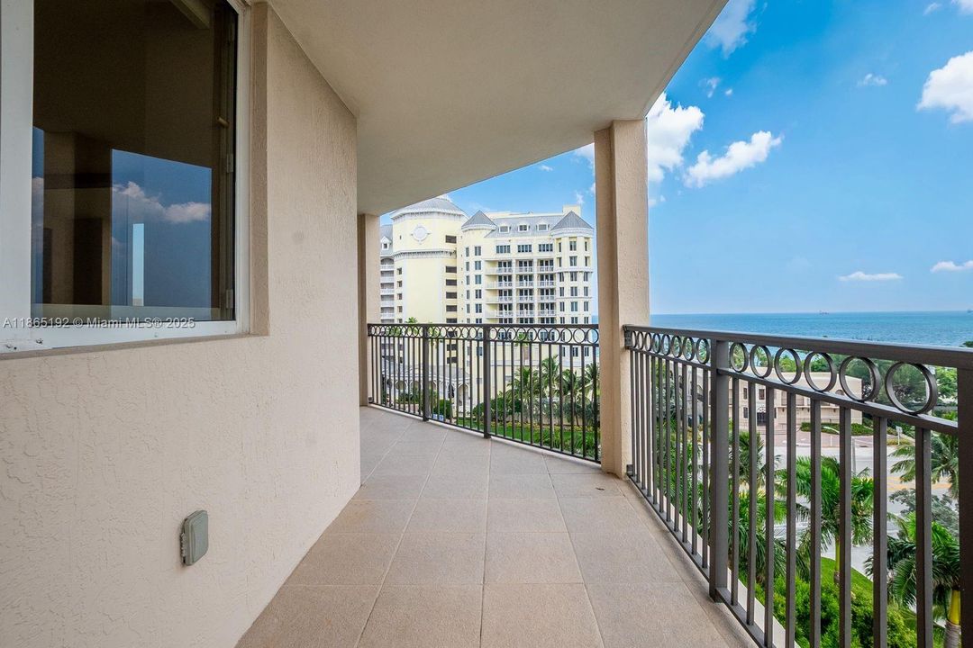 Active With Contract: $5,500 (3 beds, 3 baths, 1686 Square Feet)