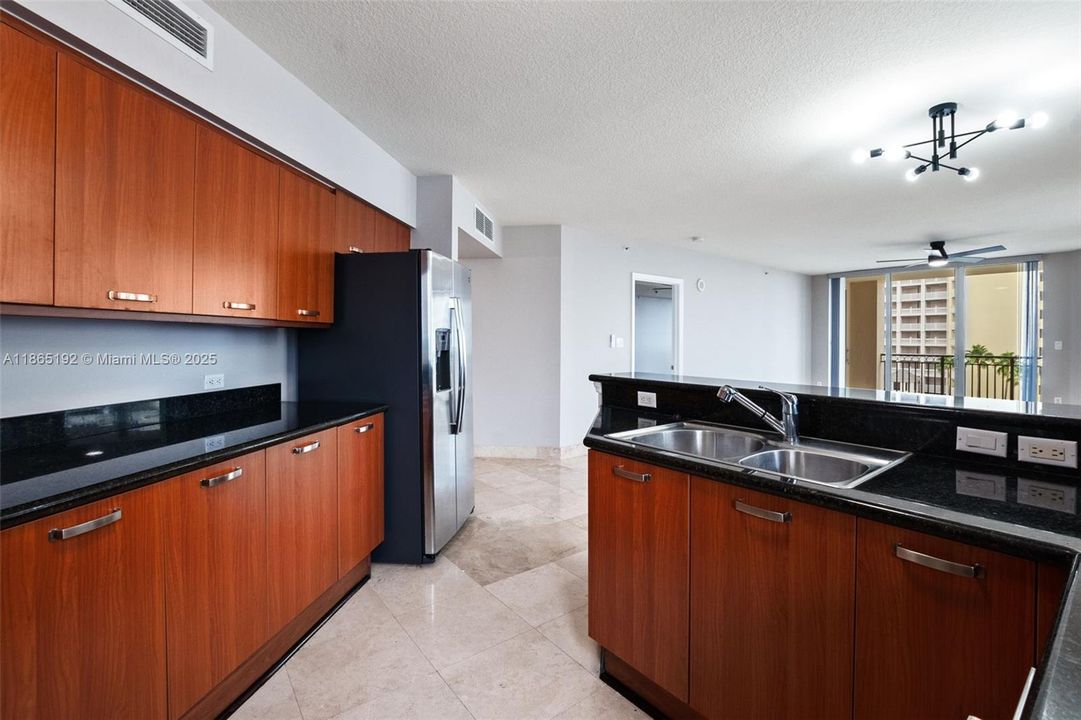 Active With Contract: $5,500 (3 beds, 3 baths, 1686 Square Feet)