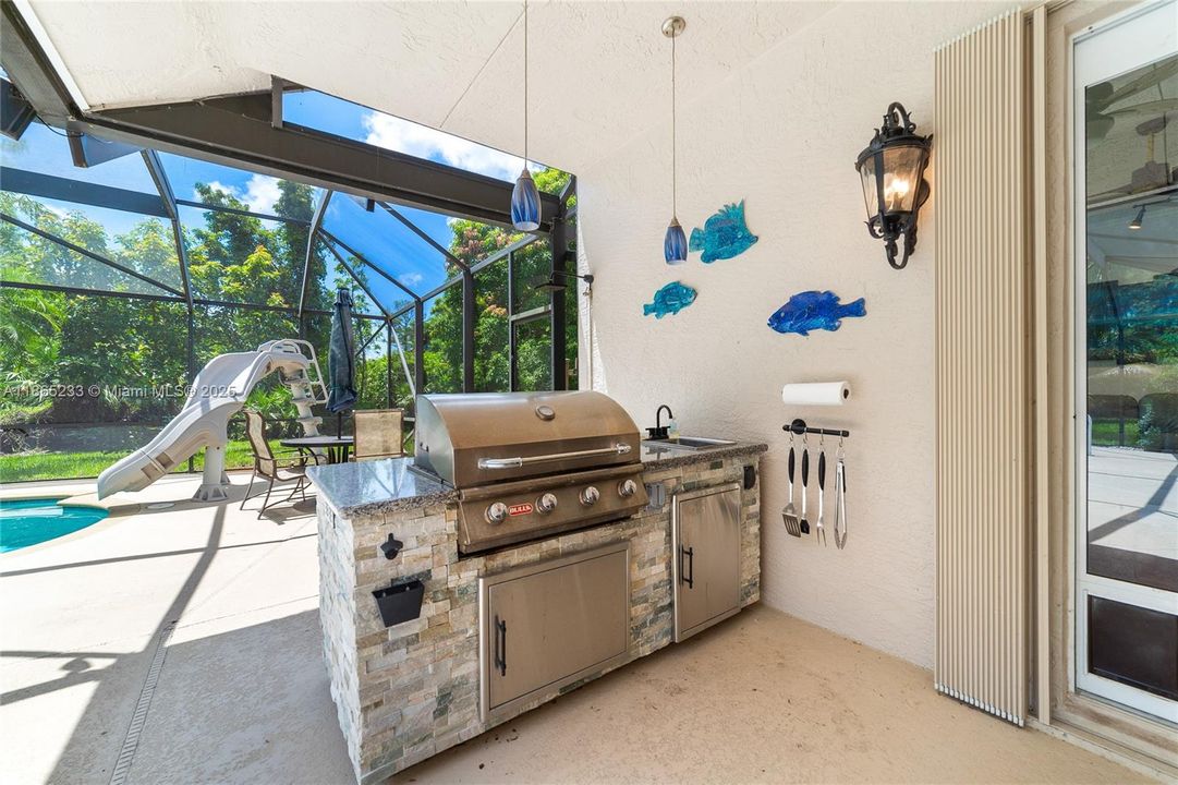 For Sale: $980,000 (3 beds, 3 baths, 3105 Square Feet)