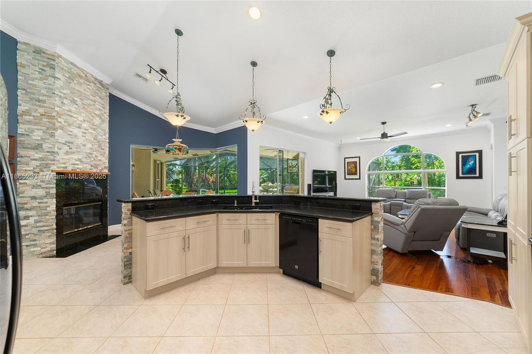 For Sale: $980,000 (3 beds, 3 baths, 3105 Square Feet)