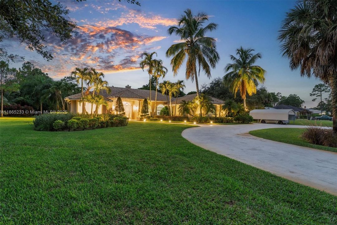 For Sale: $980,000 (3 beds, 3 baths, 3105 Square Feet)