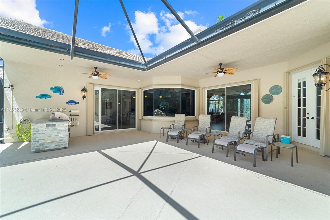 For Sale: $980,000 (3 beds, 3 baths, 3105 Square Feet)