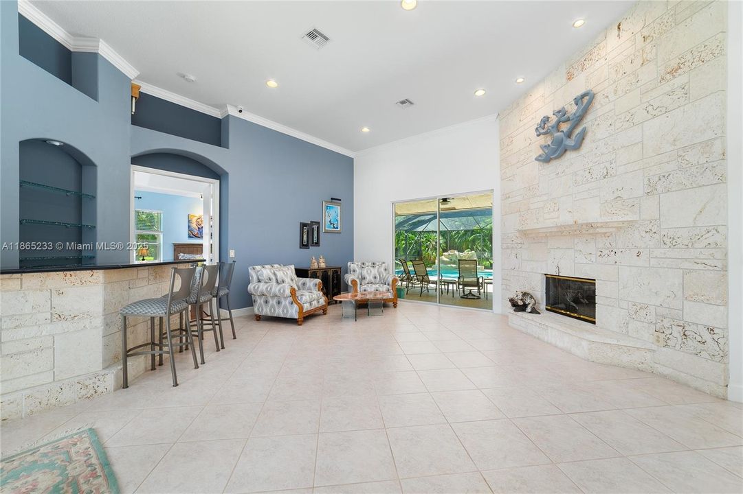 For Sale: $980,000 (3 beds, 3 baths, 3105 Square Feet)