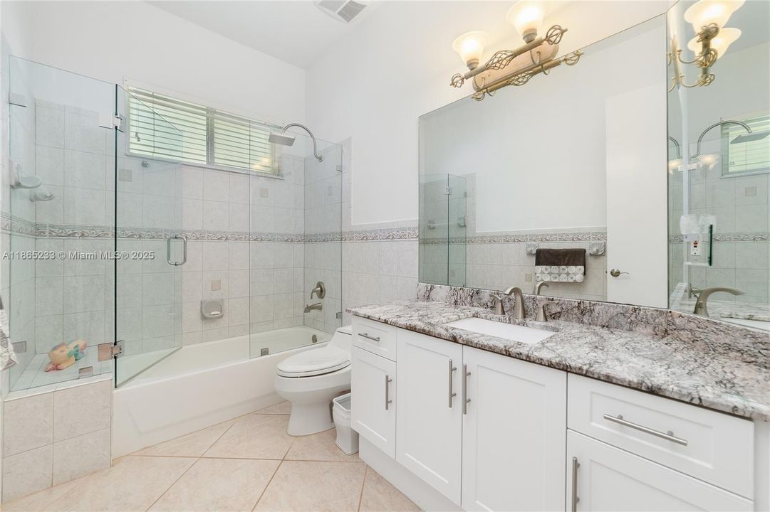 For Sale: $980,000 (3 beds, 3 baths, 3105 Square Feet)