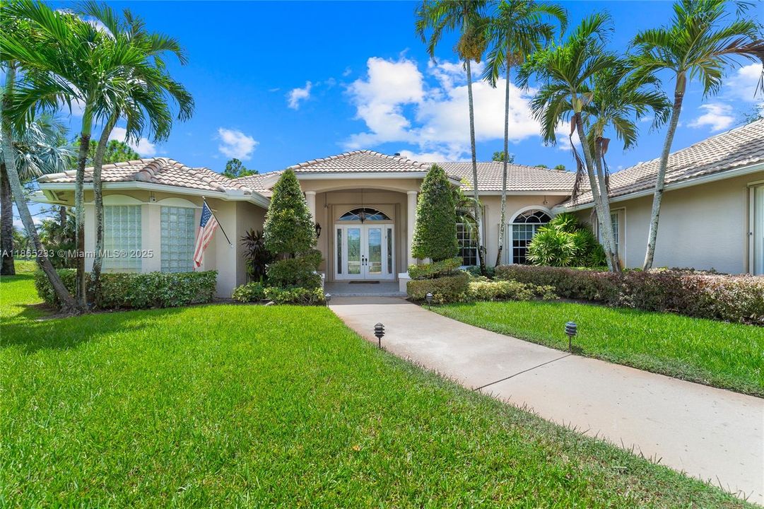 For Sale: $980,000 (3 beds, 3 baths, 3105 Square Feet)