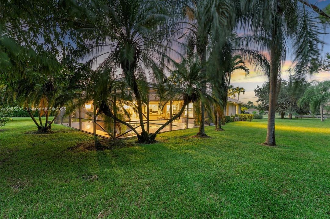 For Sale: $980,000 (3 beds, 3 baths, 3105 Square Feet)