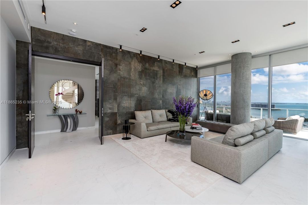 En Venta: $11,849,000 (5 camas, 5 baños, 4986 Pies cuadrados)