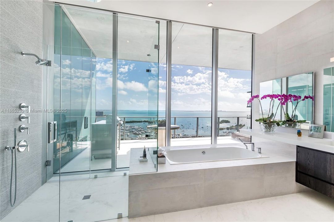 En Venta: $11,849,000 (5 camas, 5 baños, 4986 Pies cuadrados)